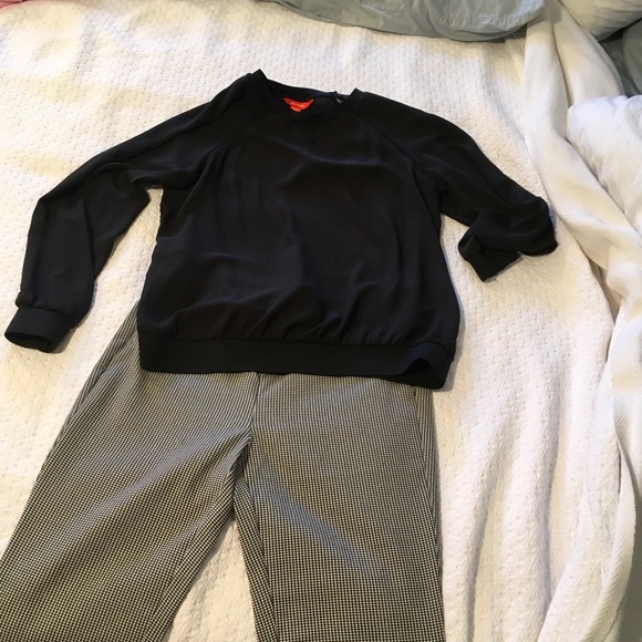 Joe fresh medium sized blouse. - Picture 4 of 4